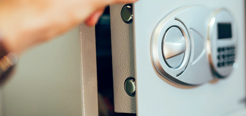 Fingerprint Safe Openers in Yuba City, CA
